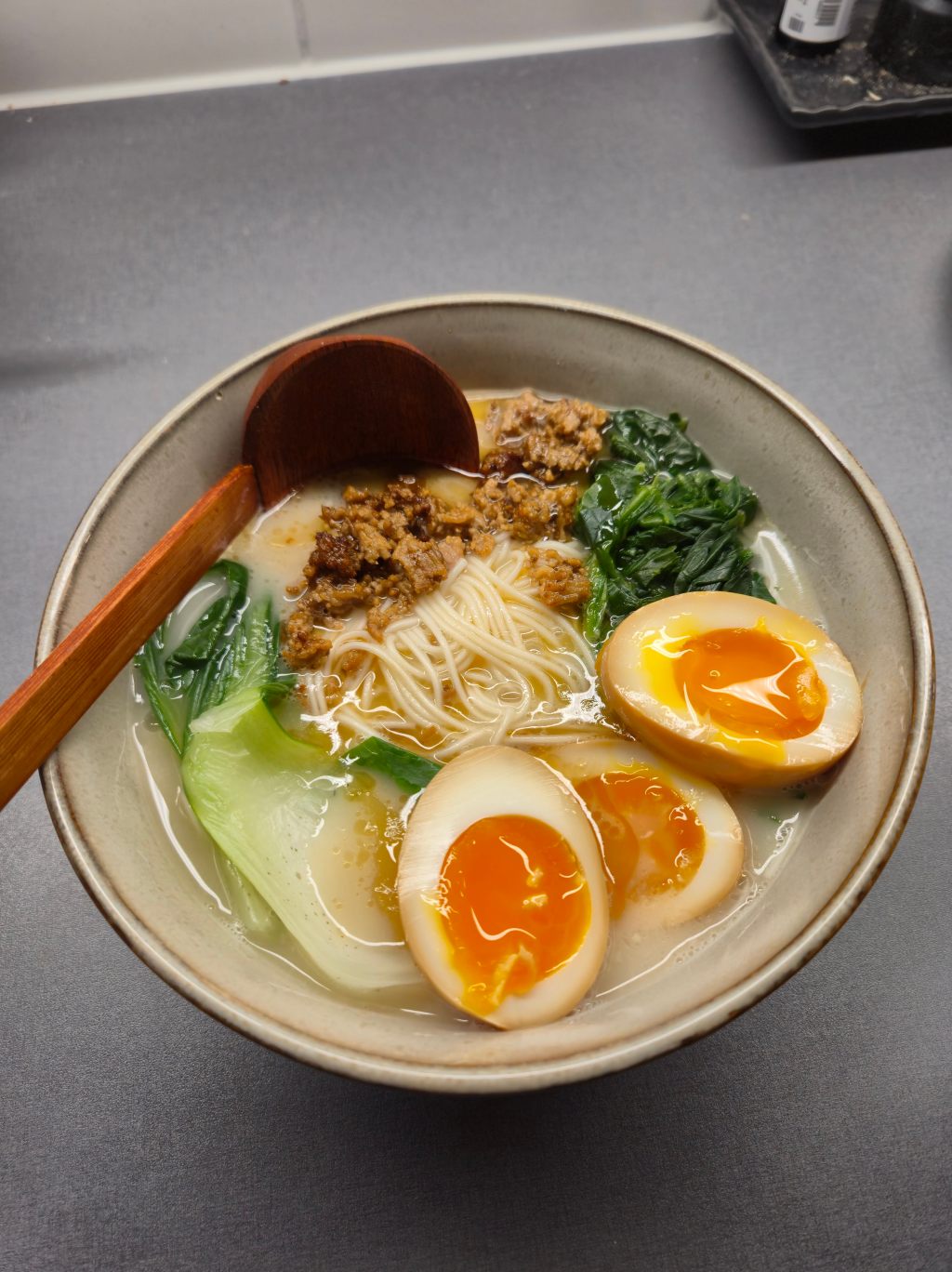 Tonkotsu Ramen: Den Perfekta Paitan-buljongen